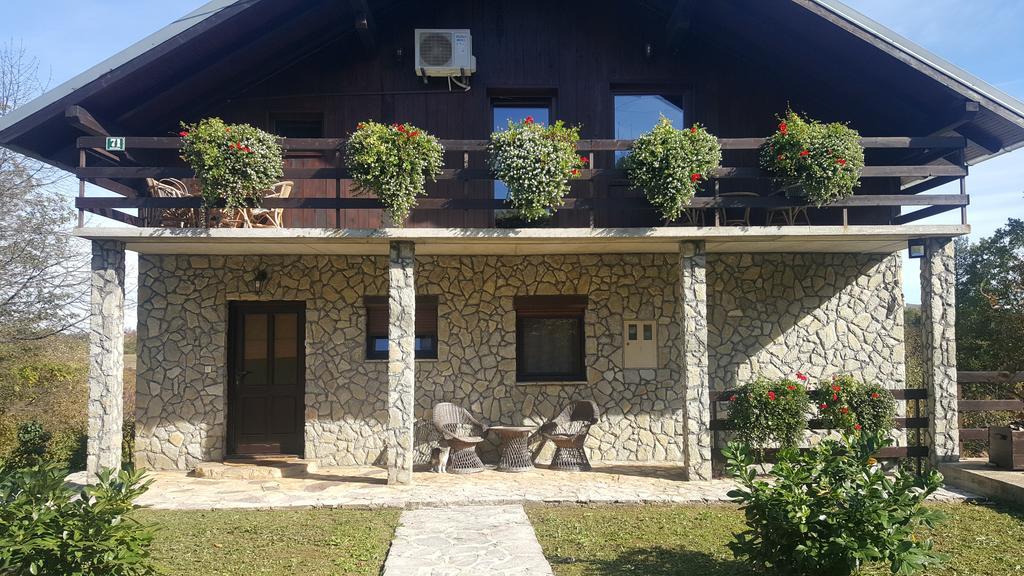 Guest House Iva Szluin Kültér fotó
