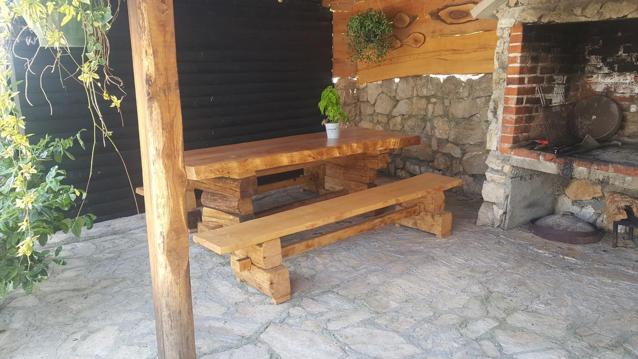 Guest House Iva Szluin Kültér fotó